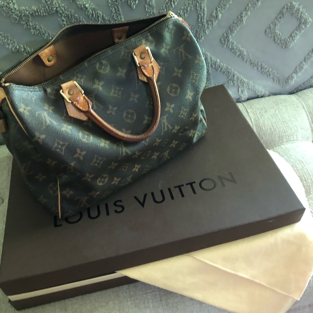Louis Vuitton speedy bag
